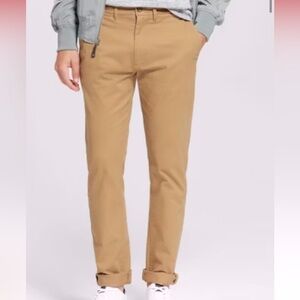Good fellow & Co- Men's Tan Pants
Size 32W x34L Slim Fit